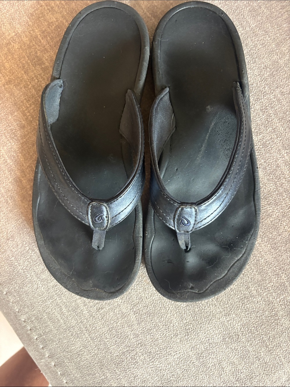OluKai metallic, indigo ladies Flip Flop Sandals size 37 good condition
